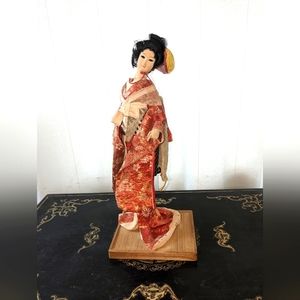 Japanese Gisha statue